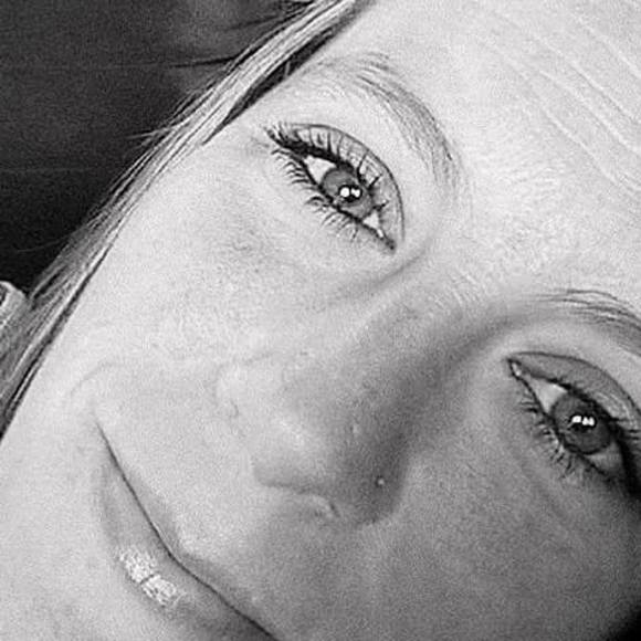 Meet your Posher, Hilary - Picture 1 of 1